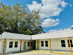 1BR Fully Handicap Accessible Near Downtown