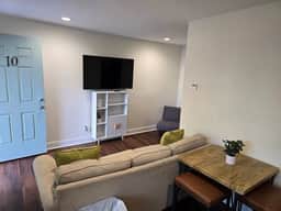 King 1BR in Hotel Style Multi-unit