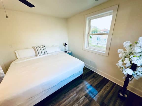 1BR King Near Swamp Rabbit Trail