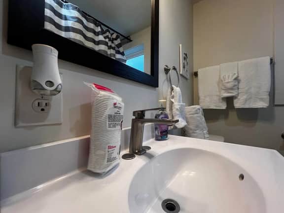 Comfy 2BR Getaway near Downtown!