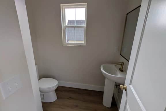 3BR 2.5Bath with EV charger Near Cherrydale