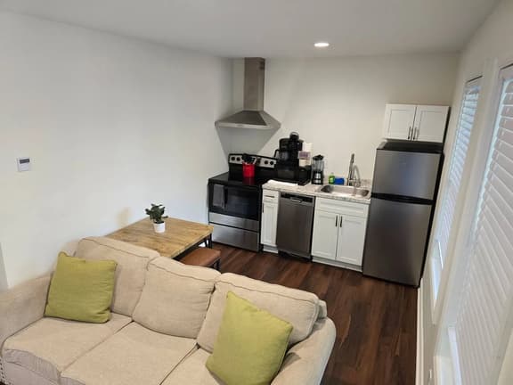 King 1BR in Hotel Style Multi-unit