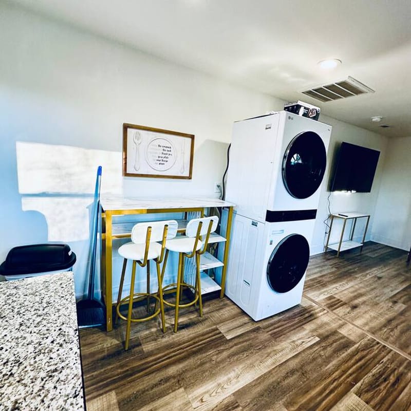1BR King Near Swamp Rabbit Trail