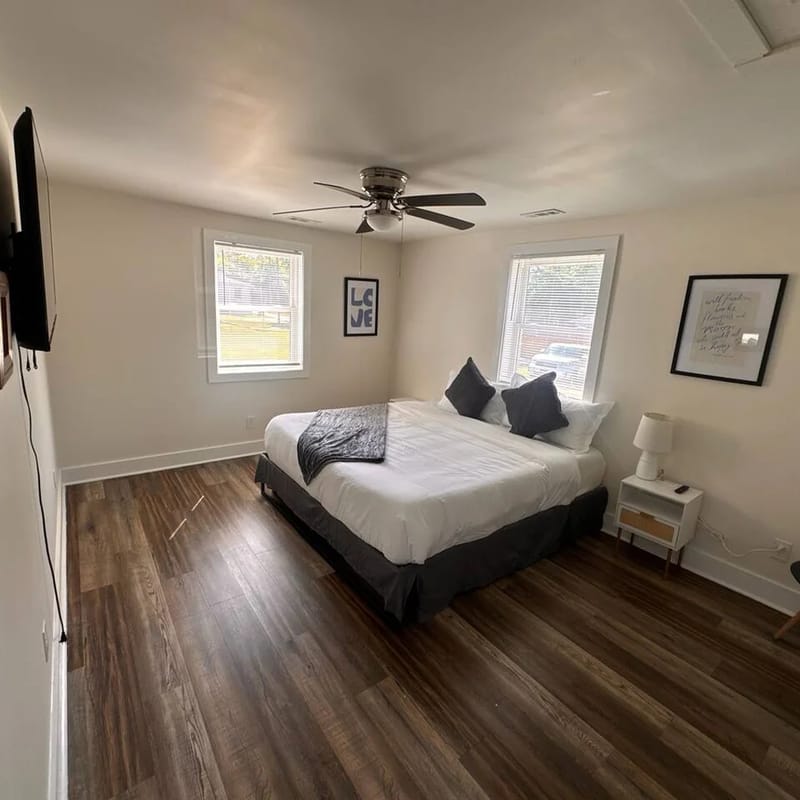 Stylish King 1BR Near Swamp Rabbit Trail