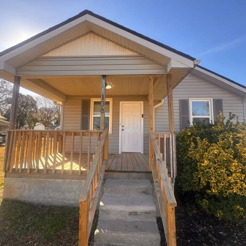 3BR House Near Downtown with Fenced Yard